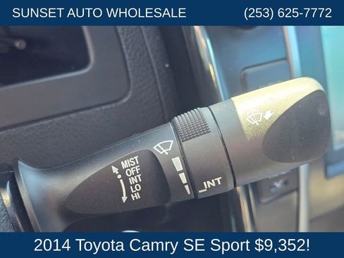 Used 2014 Toyota Camry SE FWD image 25