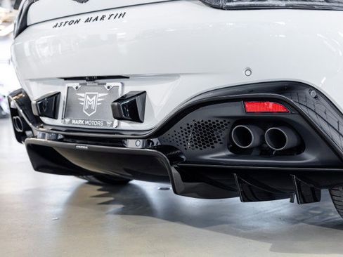 Used 2023 Aston Martin V8 Vantage Coupe RWD image 18