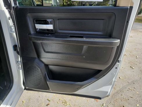 Used 2019 RAM 5500 Tradesman w/ Chrome Appearance Group image 31