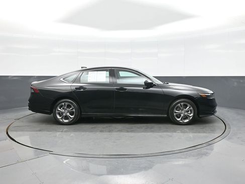 Used 2023 Honda Accord EX-L image 8