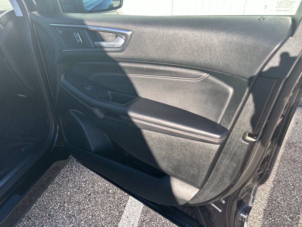 Certified 2023 Ford Edge Titanium AWD/4WD image 32