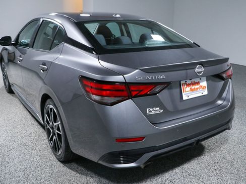 Used 2024 Nissan Sentra SR FWD image 9
