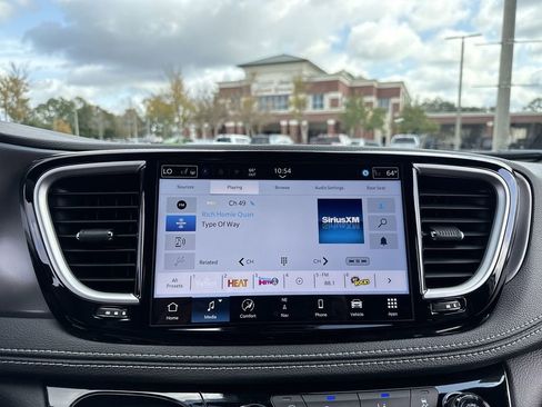 New 2026 Chrysler Pacifica Select FWD image 22