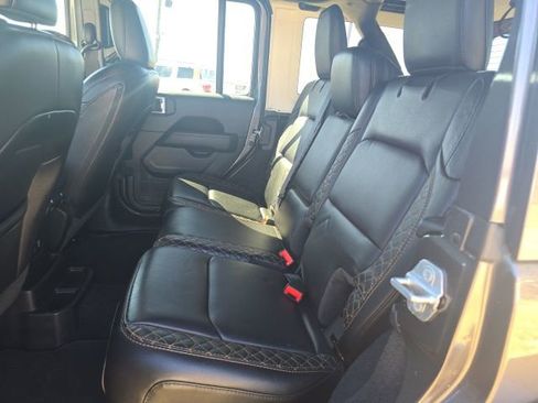 Used 2021 Jeep Wrangler Unlimited Sahara AWD/4WD image 12