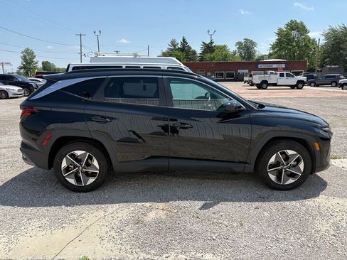 Used 2025 Hyundai Tucson SEL FWD image 2