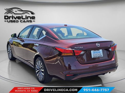 Used 2025 Nissan Altima 2.5 SV FWD image 8