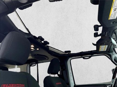 Used 2021 Jeep Wrangler Unlimited Rubicon w/ Cold Weather Group AWD/4WD image 15