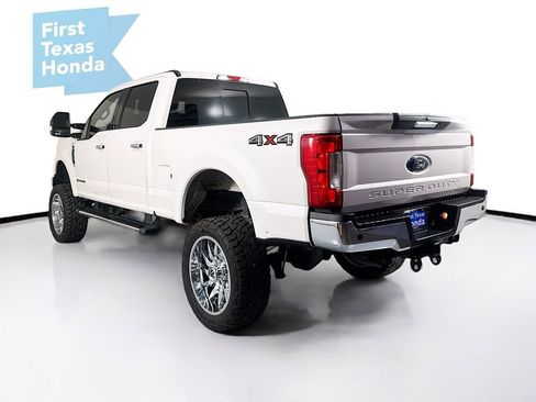 Used 2018 Ford F250 Lariat w/ Chrome Package image 5
