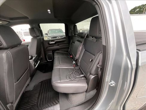 Used 2023 GMC Sierra 1500 SLT w/ SLT Premium Package AWD/4WD image 15
