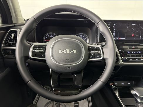 Certified 2022 Kia Sorento S w/ Panoramic Sunroof Package image 29