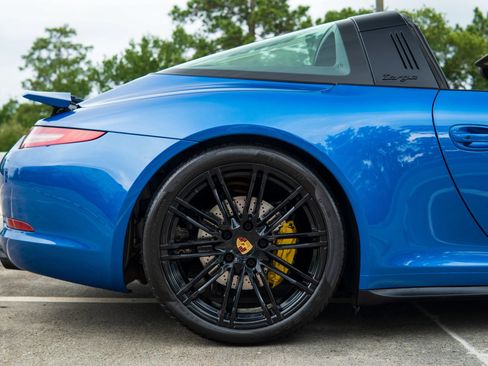 Used 2015 Porsche 911 Targa 4S w/ Sport Chrono Package AWD/4WD image 30