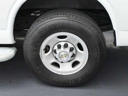Used 2024 Chevrolet Express 2500 w/ Driver Convenience Package RWD image 28