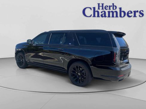 Used 2025 Cadillac Escalade ESV Sport Platinum AWD/4WD image 3