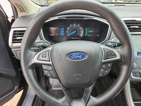 Used 2020 Ford Fusion SE AWD/4WD image 6