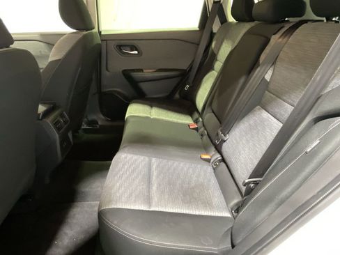 Used 2023 Nissan Rogue SV image 24