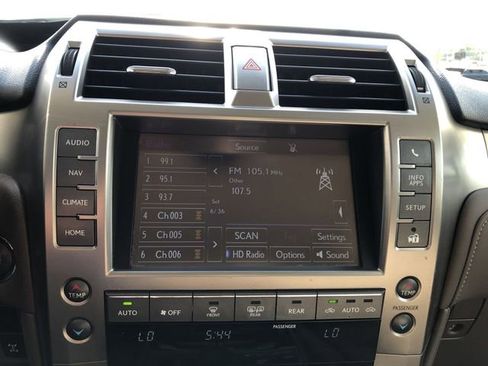 Used 2019 Lexus GX 460 Premium AWD/4WD image 23