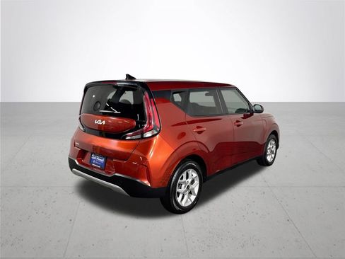 Used 2025 Kia Soul LX w/ LX Technology Package FWD image 6