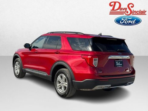 Used 2023 Ford Explorer XLT w/ Equipment Group 202A image 9