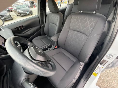 Used 2025 Toyota Corolla LE image 35