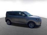 Used 2024 Kia Soul LX w/ LX Technology Package image 2