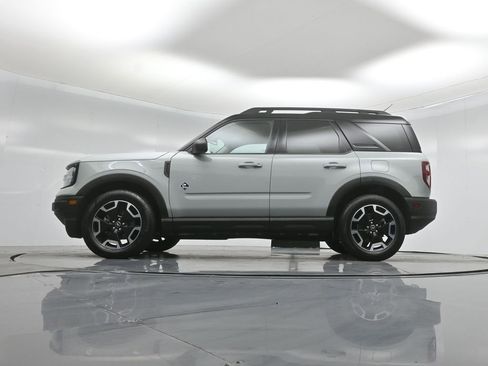 Used 2022 Ford Bronco Sport Outer Banks w/ Tech Package AWD/4WD image 8