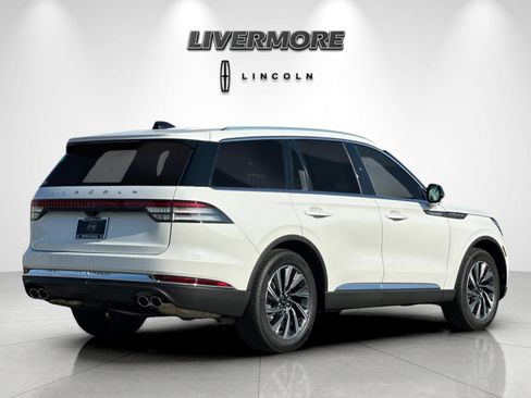 New 2026 Lincoln Aviator 2WD image 3
