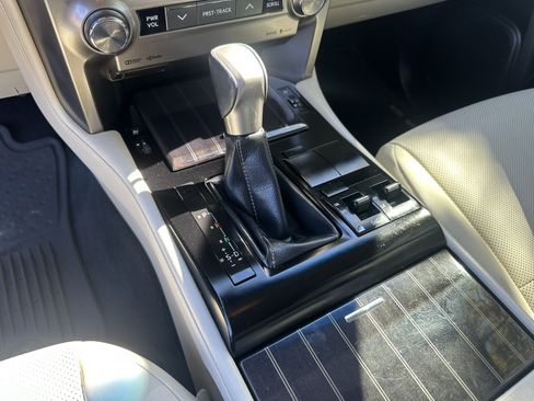 Used 2020 Lexus GX 460 Premium AWD/4WD image 25