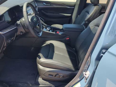 New 2026 Jeep Grand Cherokee L Limited AWD/4WD image 17