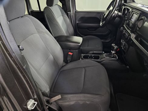 Used 2019 Jeep Wrangler Unlimited Sport S AWD/4WD image 28