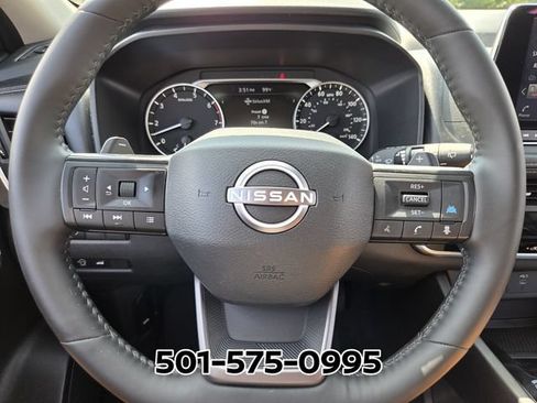 Used 2025 Nissan Rogue SV w/ SV Premium Package FWD image 31