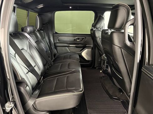 Used 2020 RAM 1500 Limited w/ Black Appearance Package AWD/4WD image 43