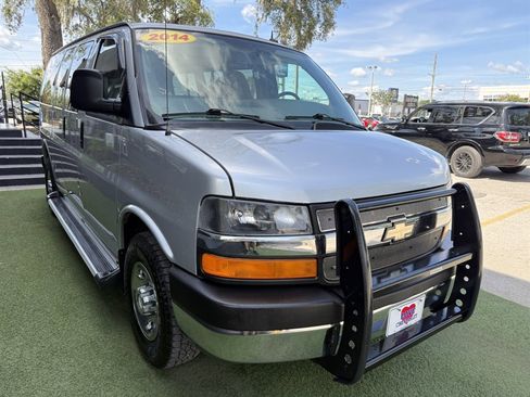 Used 2014 Chevrolet Express 2500 LT w/ LT Preferred Equipment Group RWD image 3