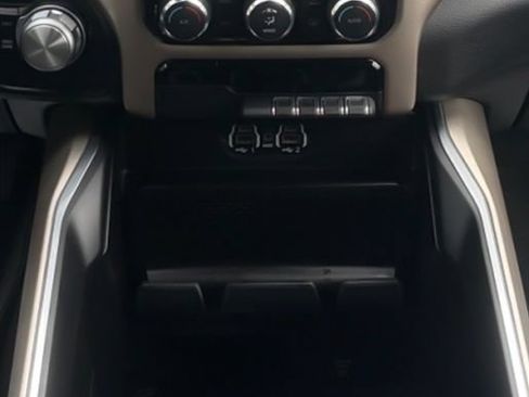 Used 2020 RAM 1500 Laramie AWD/4WD image 18
