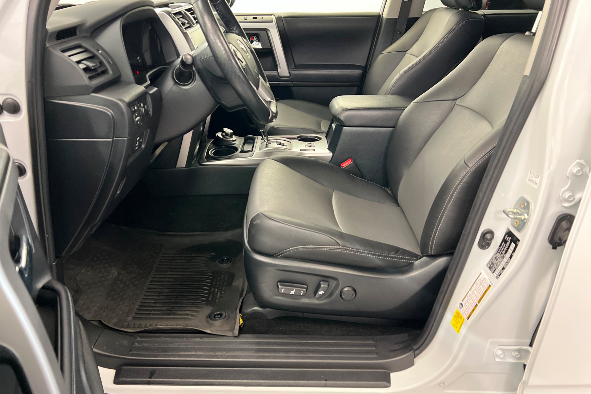 Used 2024 Toyota 4Runner SR5 Premium w/ Moonroof Package AWD/4WD image 15