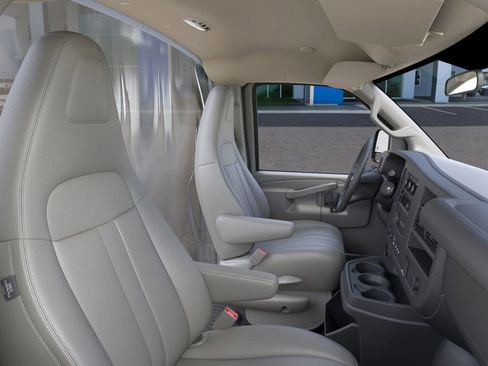 New 2025 Chevrolet Express 4500 w/ Power Convenience Package RWD image 17