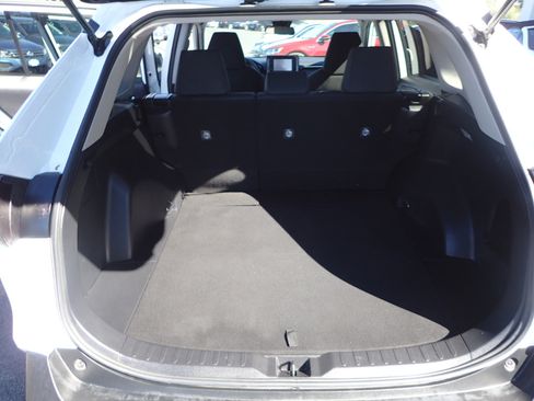 Used 2021 Toyota RAV4 LE image 11