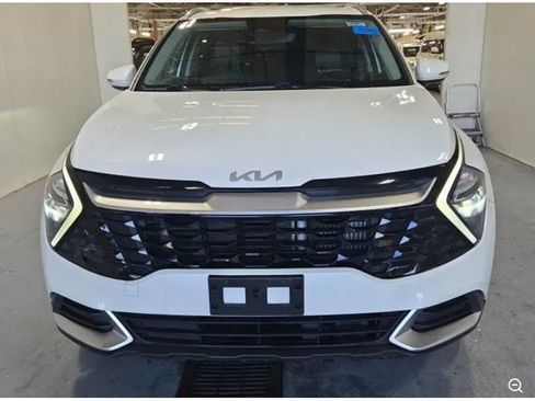 Used 2023 Kia Sportage EX AWD/4WD image 2