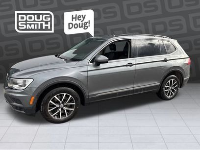 Used 2018 Volkswagen Tiguan SE w/ Panoramic Sunroof Package