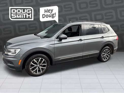 Used 2018 Volkswagen Tiguan SE w/ Panoramic Sunroof Package AWD/4WD image 1