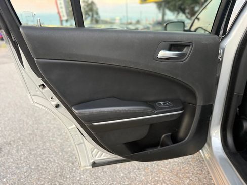 Used 2020 Dodge Charger SXT w/ Leather Interior Group image 21