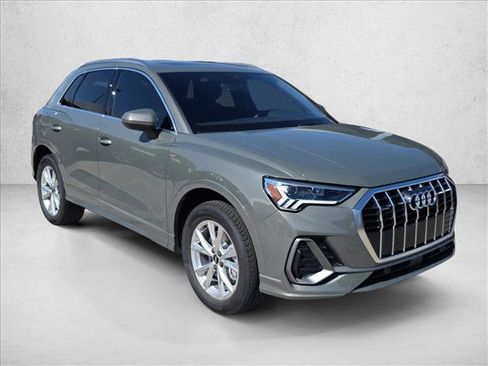 Used 2025 Audi Q3 2.0T Premium w/ Convenience Package AWD/4WD image 3