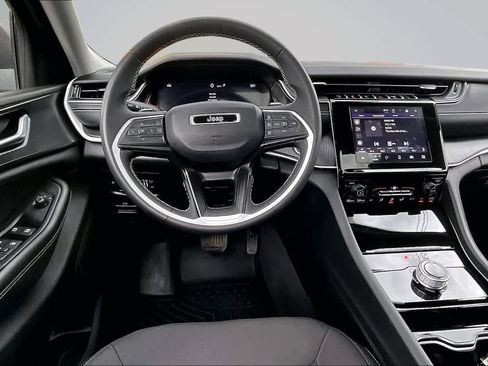 Used 2023 Jeep Grand Cherokee Laredo X AWD/4WD image 15