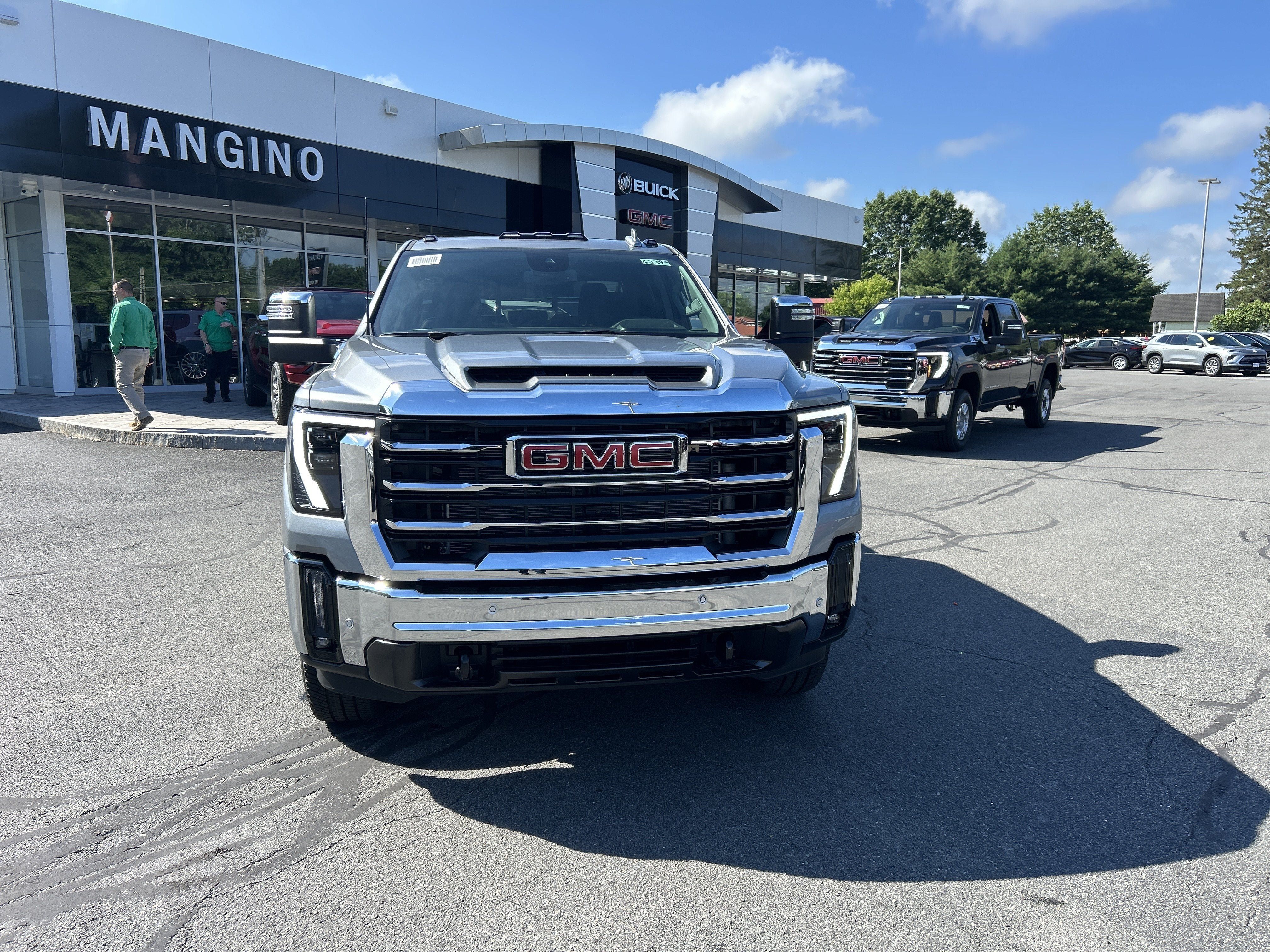 Used 2026 GMC Sierra 2500 SLT w/ SLT Premium Package AWD/4WD image 18