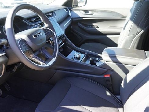 New 2025 Jeep Grand Cherokee Laredo image 18