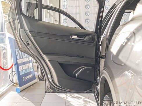 Used 2022 Alfa Romeo Stelvio Sprint image 35