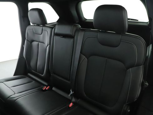 New 2026 Jeep Grand Cherokee Limited w/ Limited Altitude Package image 5