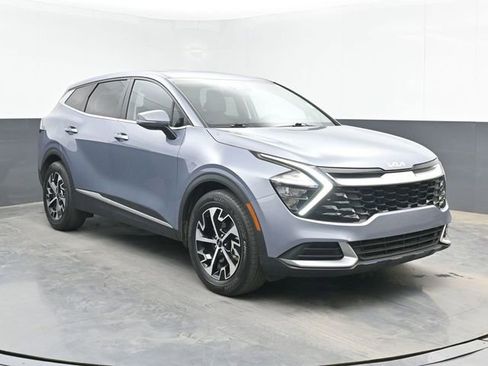 Used 2023 Kia Sportage EX FWD image 2
