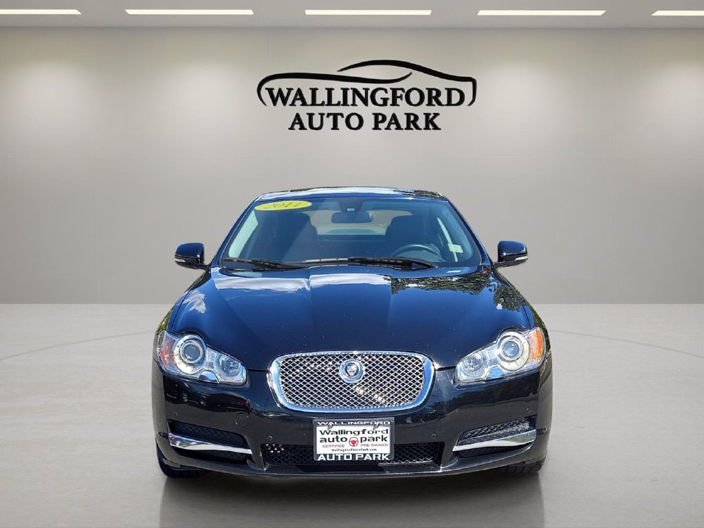 Used 2011 Jaguar XF Premium RWD image 2