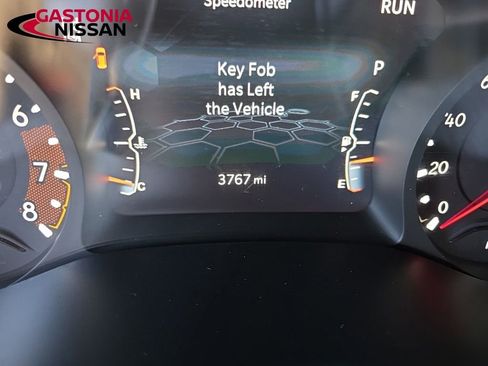 Used 2025 Jeep Compass Sport image 23