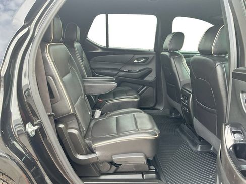 Used 2023 Chevrolet Traverse Premier FWD image 23